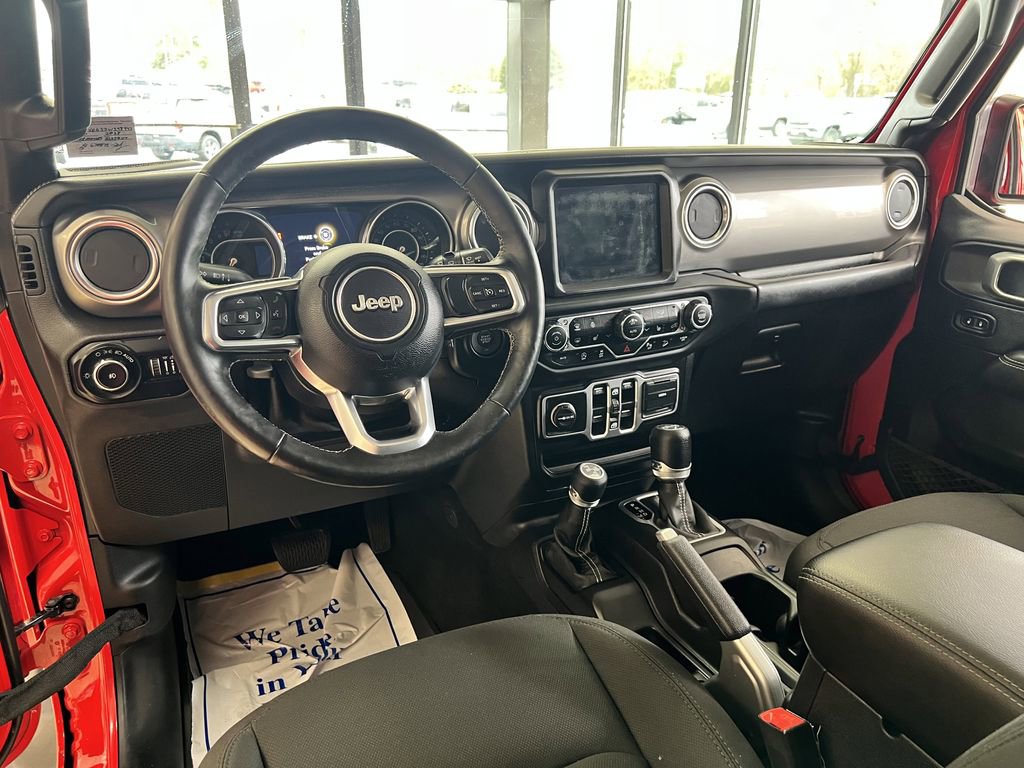 Used 2018 Jeep Wrangler Unlimited Sahara image 15