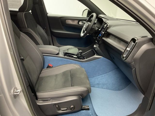 Used 2023 Volvo XC40 Recharge Ultimate image 21