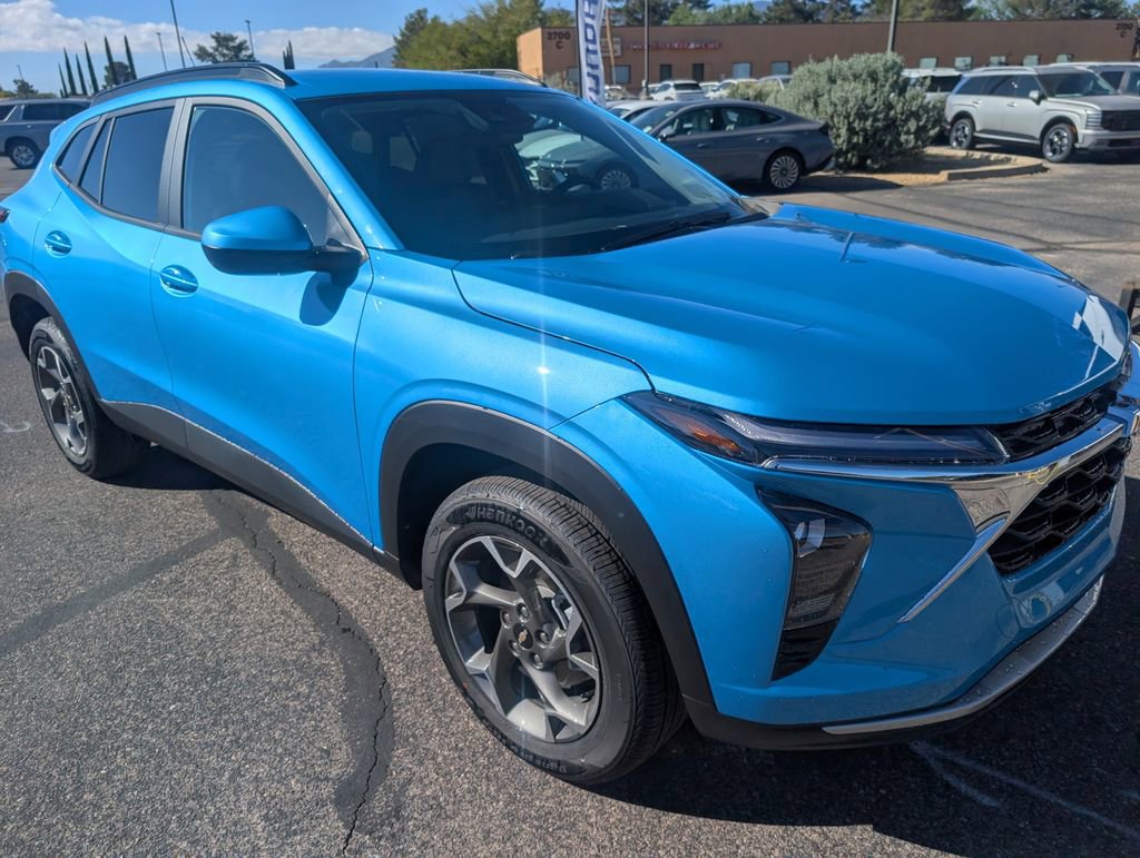 New 2026 Chevrolet Trax LT w/ Driver Confidence Package FWD image 7