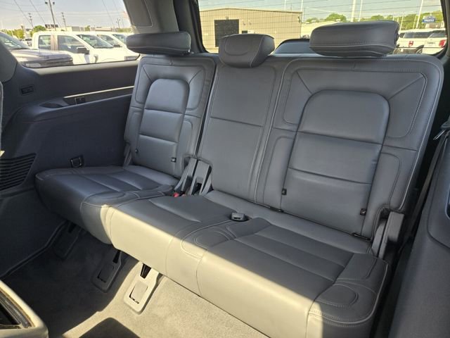Used 2019 Lincoln Navigator Reserve image 14