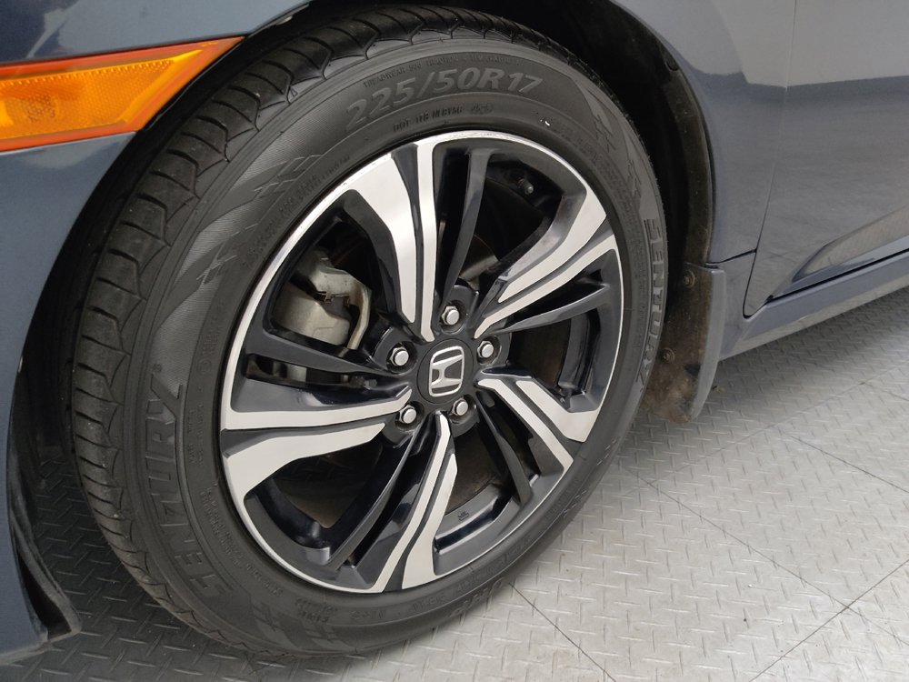 Used 2017 Honda Civic Touring image 31