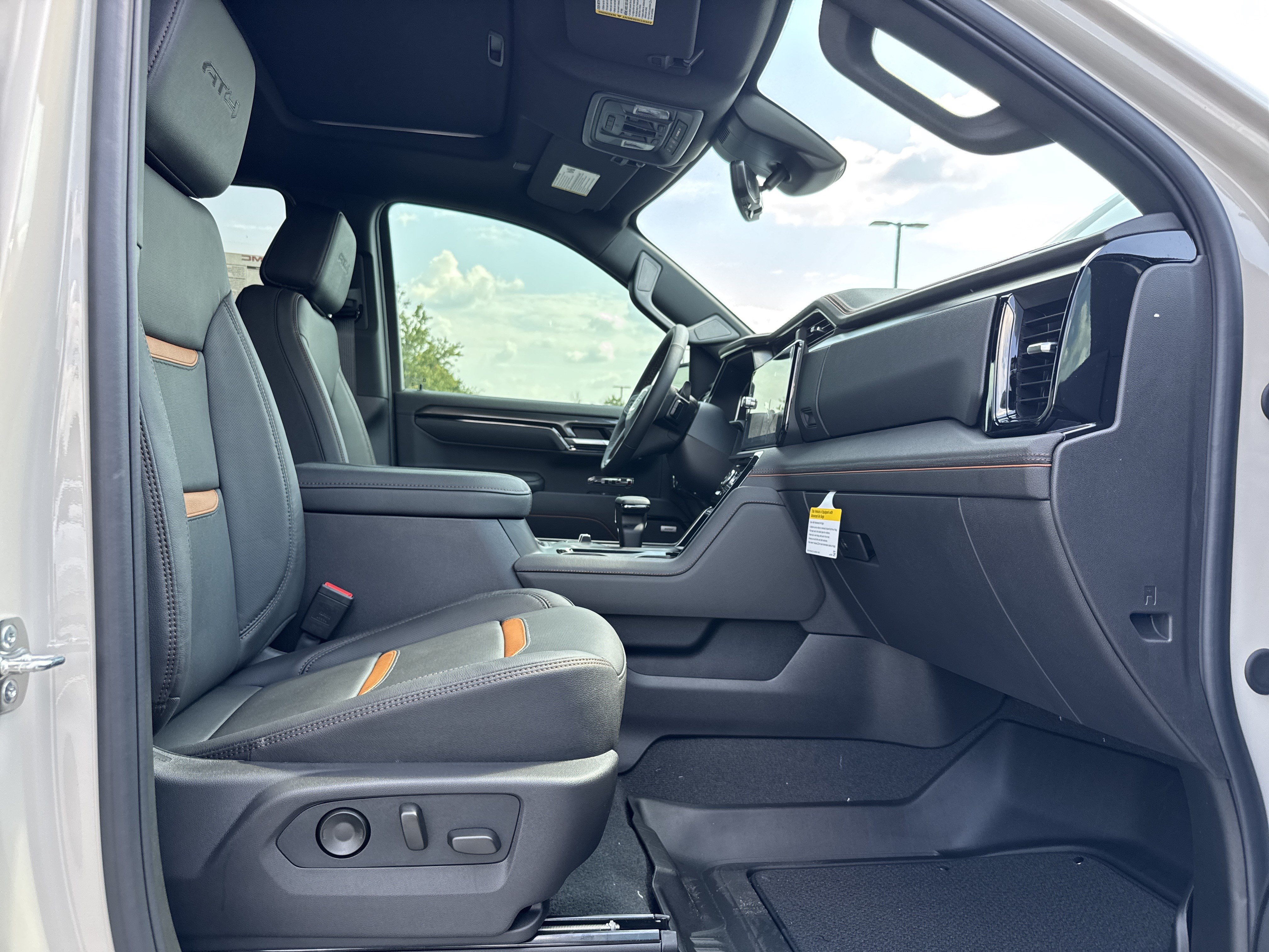 New 2026 GMC Sierra 1500 AT4 w/ AT4 Premium Package AWD/4WD image 33