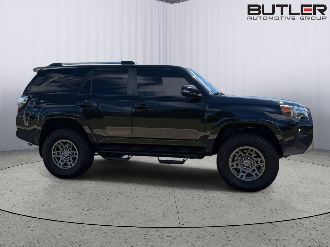 Used 2018 Toyota 4Runner TRD Off-Road Premium AWD/4WD image 7