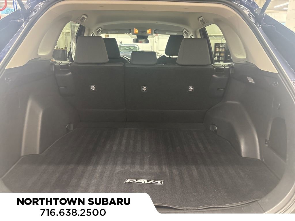 Used 2020 Toyota RAV4 XLE w/ Carpet Mat Package AWD/4WD image 14