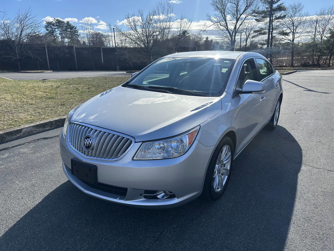 Used 2011 Buick LaCrosse CXL image 2