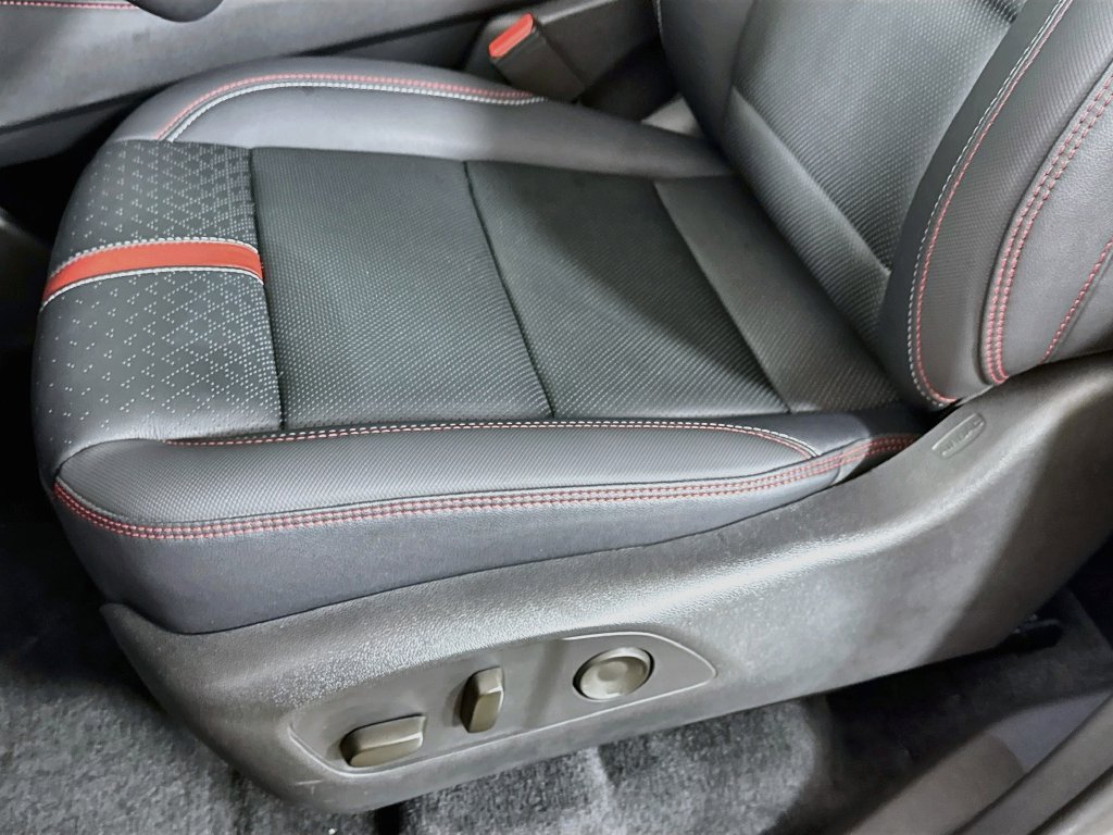 Used 2026 Chevrolet Traverse RS w/ LPO, Floor Liner Package FWD image 24