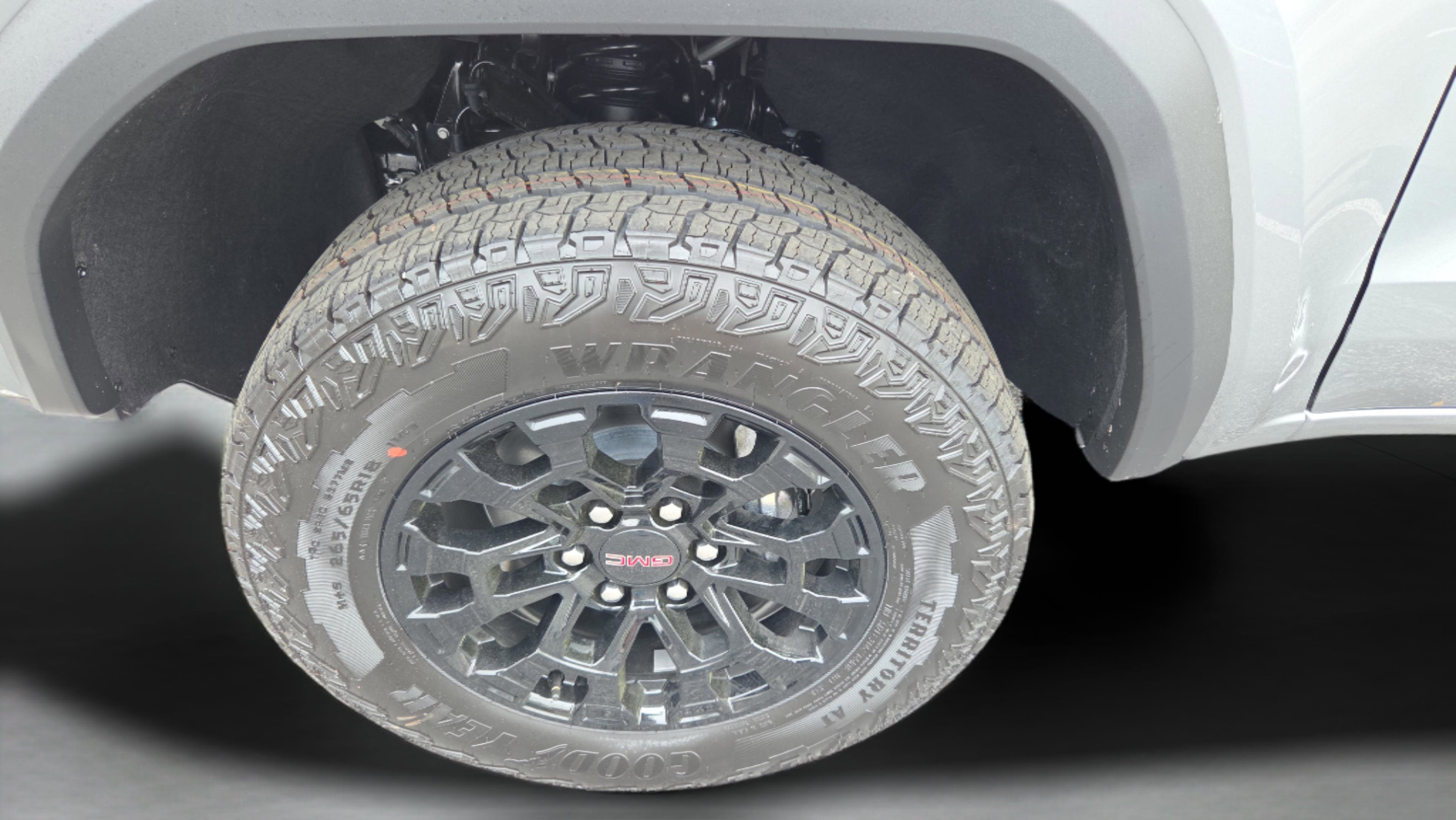 New 2026 GMC Canyon Elevation image 9