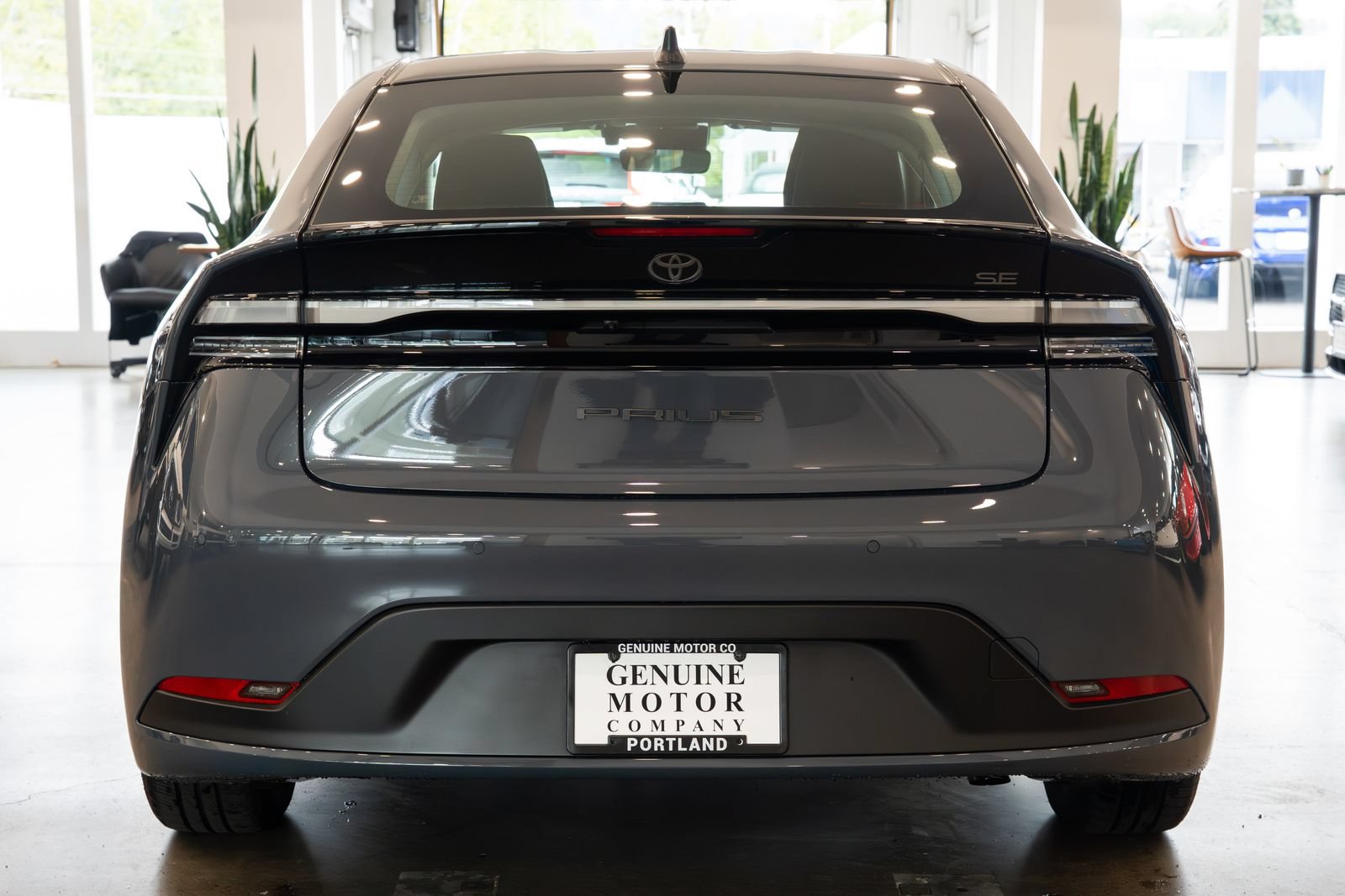 Used 2024 Toyota Prius Prime FWD image 5