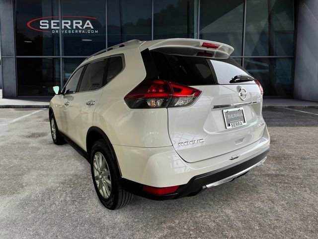 Used 2018 Nissan Rogue SV w/ Premium Package image 2