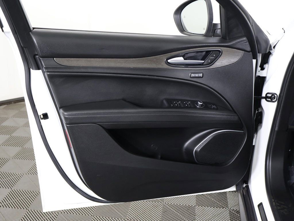 Used 2022 Alfa Romeo Stelvio Ti image 24