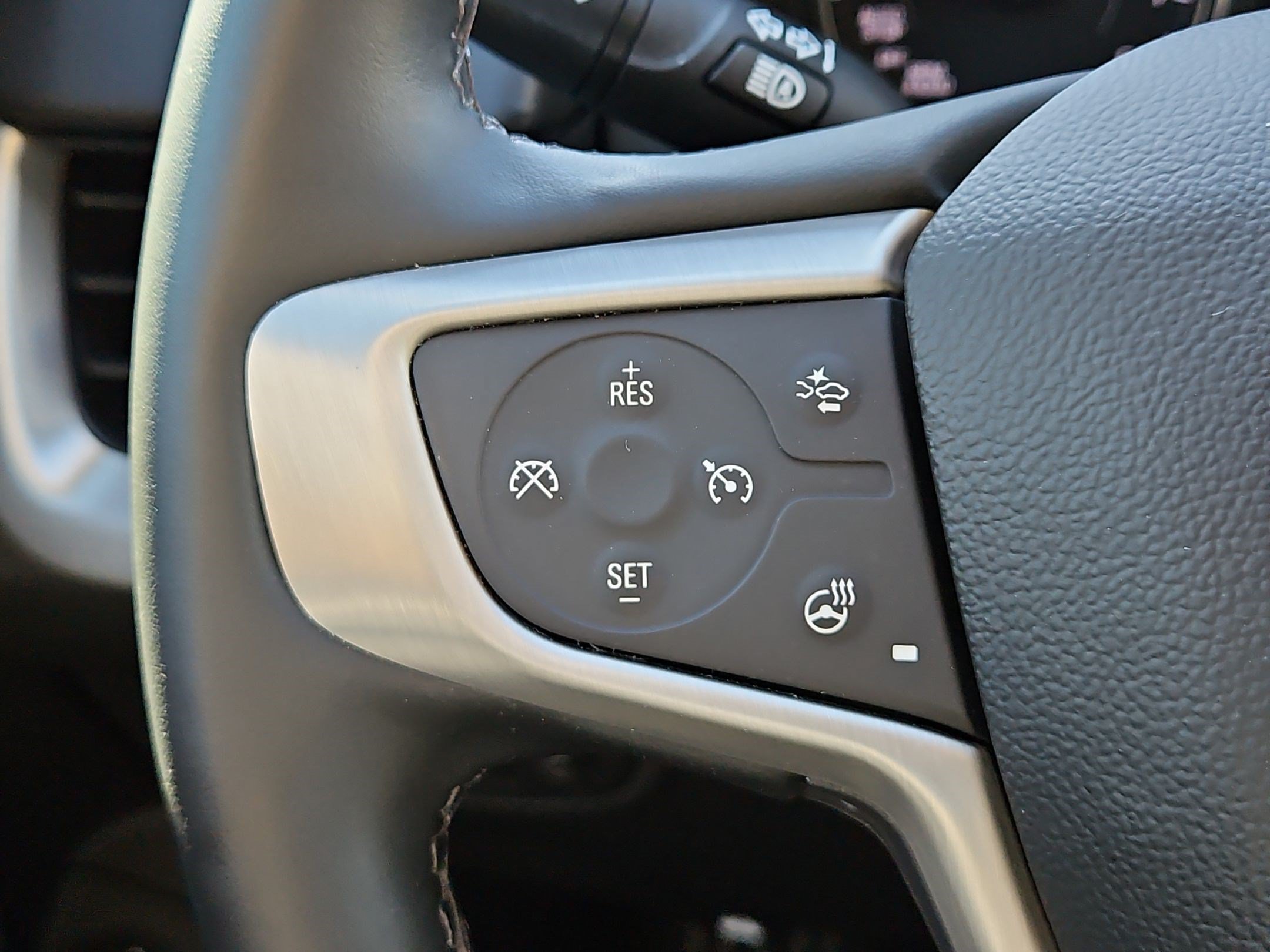 Used 2024 GMC Terrain SLT w/ Elevation Edition AWD/4WD image 17