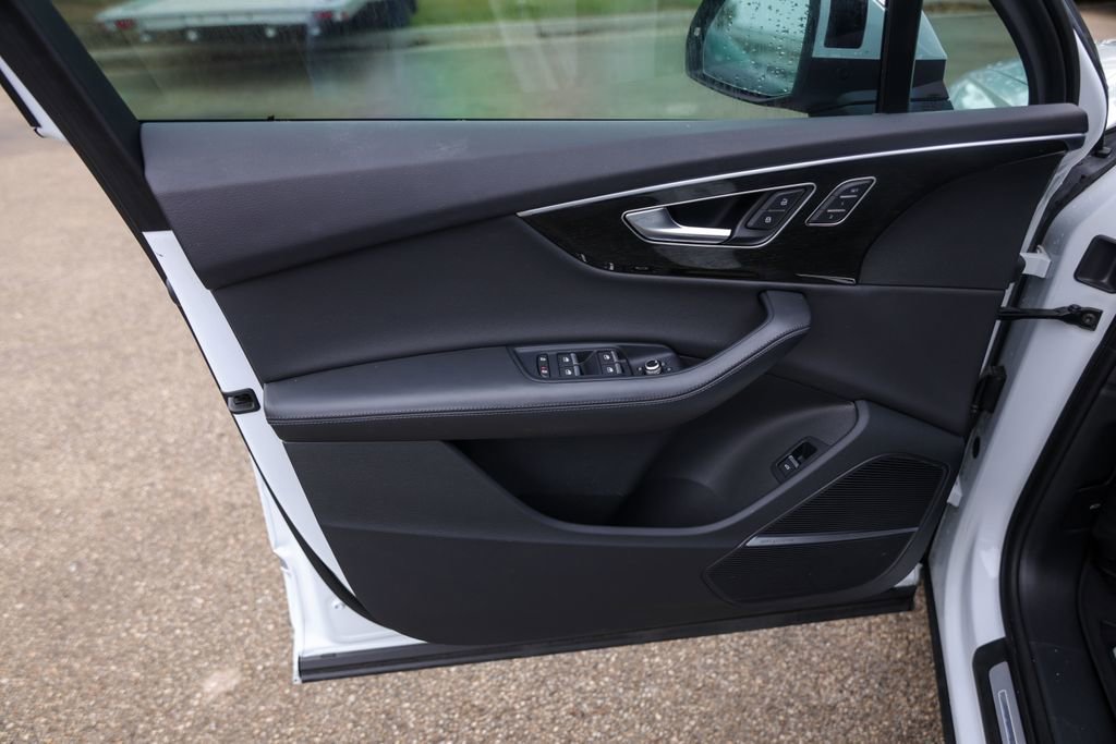 Used 2021 Audi Q7 3.0T Premium Plus image 24