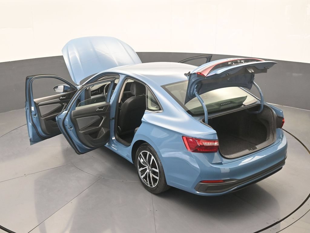 Used 2025 Volkswagen Jetta SE FWD image 63