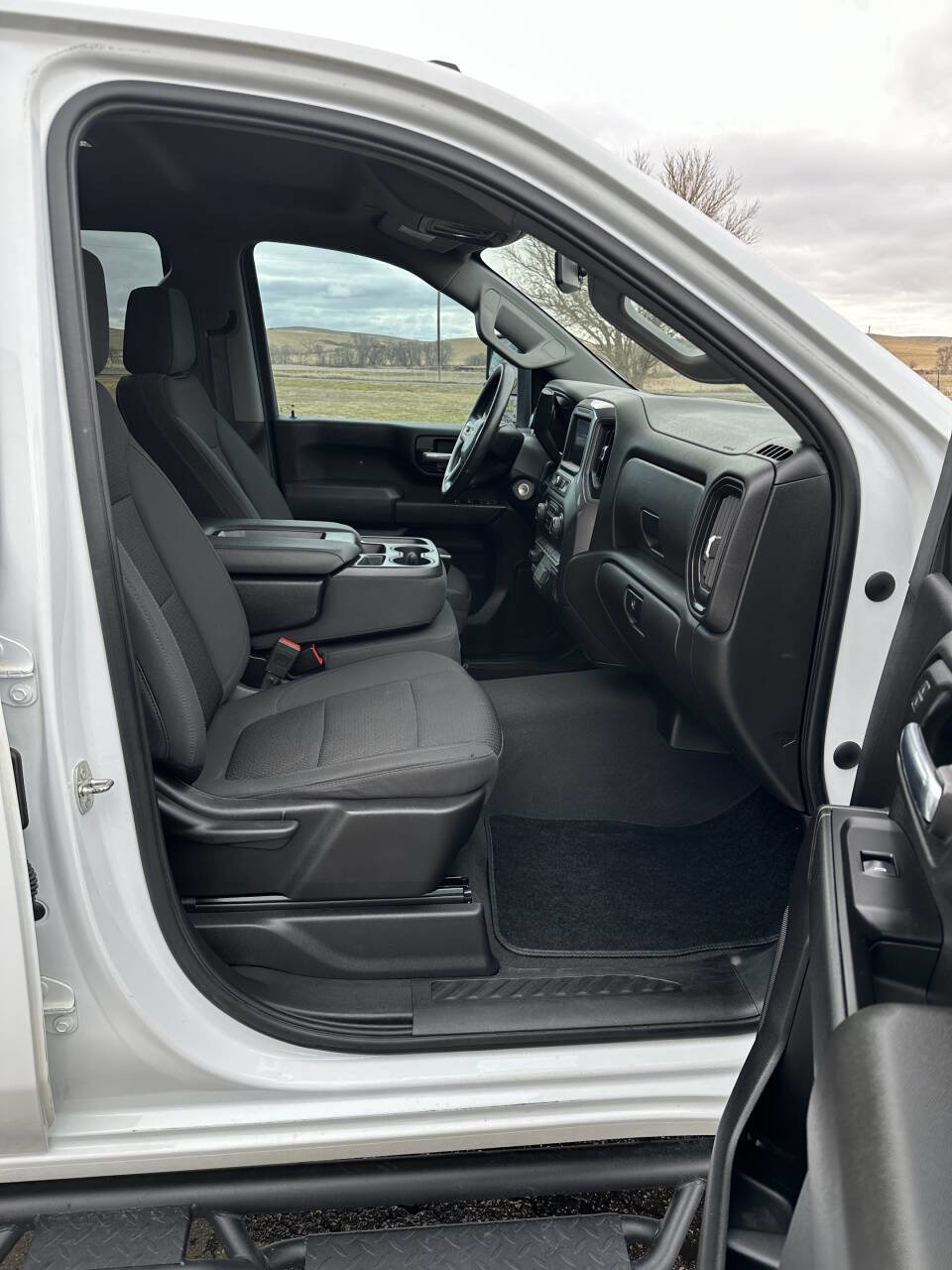 Used 2022 Chevrolet Silverado 2500 Custom w/ Custom Value Package image 21