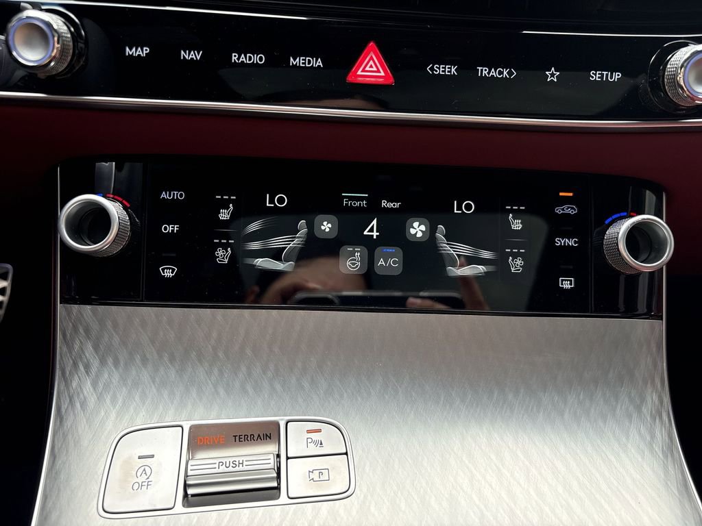New 2026 Genesis GV70 2.5T Sport Prestige AWD/4WD image 17