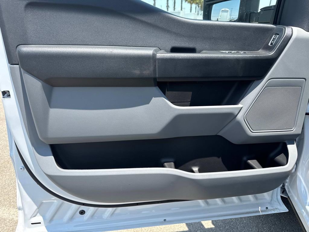 New 2025 Ford F350 XL w/ XL Chrome Package image 11
