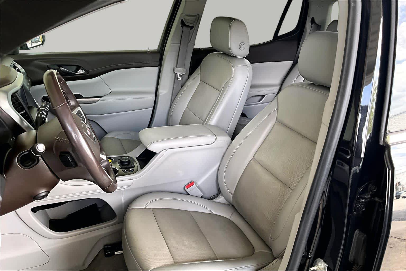 Used 2022 GMC Acadia SLT w/ Preferred Package FWD image 8