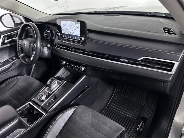 Used 2024 Mitsubishi Outlander SE image 30