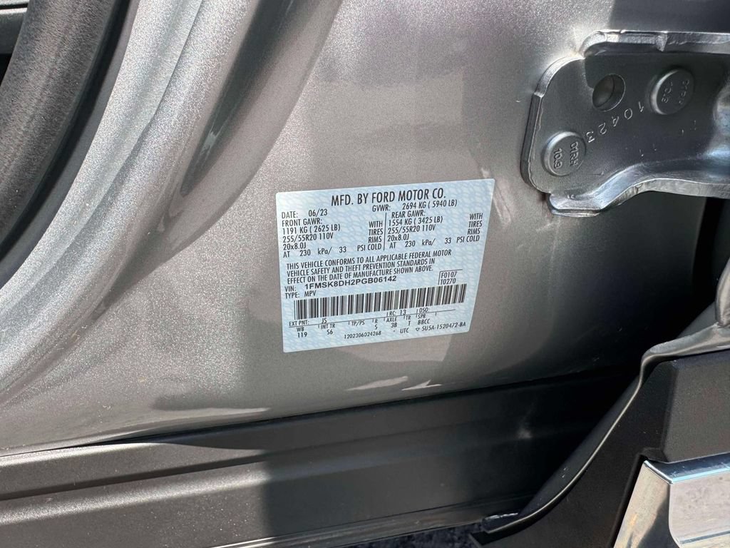 Used 2023 Ford Explorer XLT w/ Equipment Group 202A AWD/4WD image 13