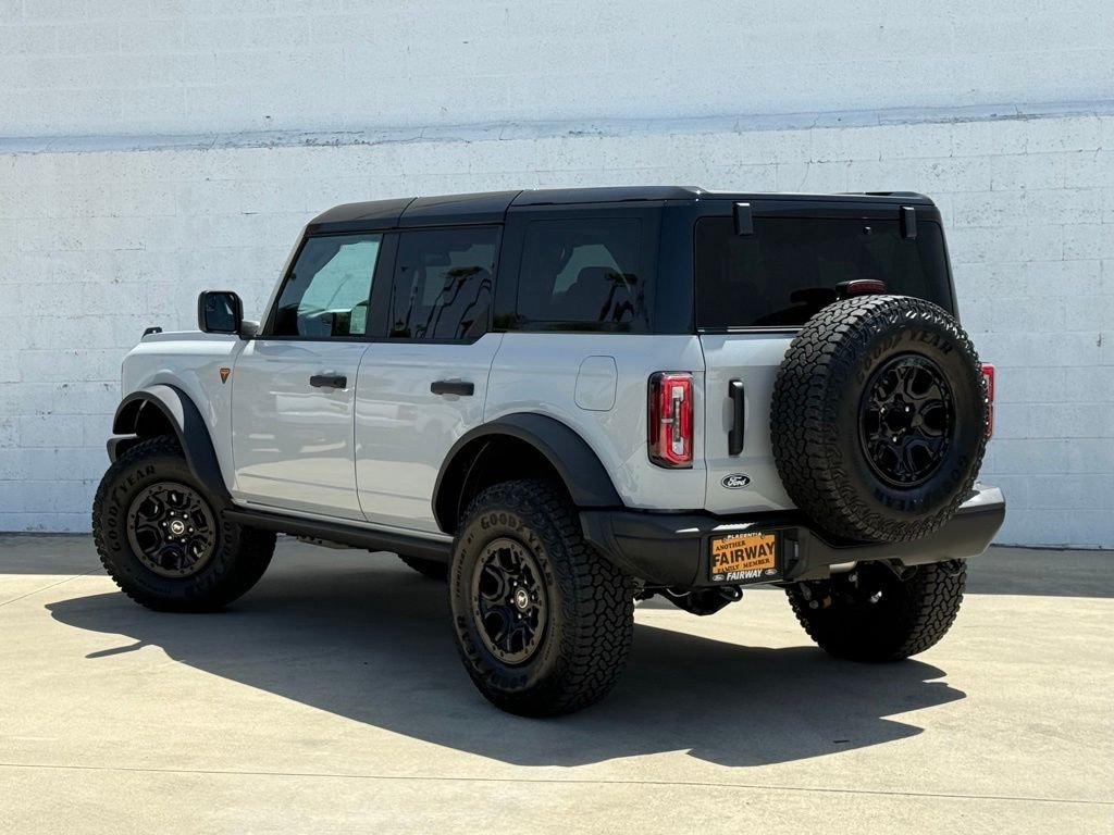 New 2026 Ford Bronco Badlands w/ Sasquatch Package AWD/4WD image 3