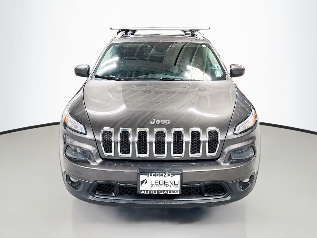 Used 2018 Jeep Cherokee Latitude Plus w/ Cold Weather Group FWD image 2