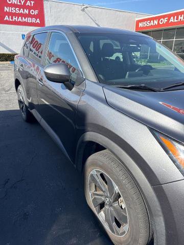 Certified 2025 Nissan Rogue SV FWD image 6