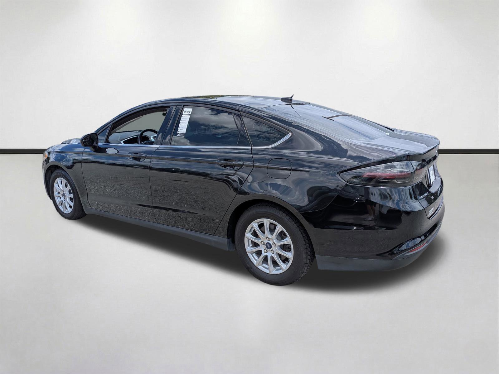 Used 2015 Ford Fusion S FWD image 6