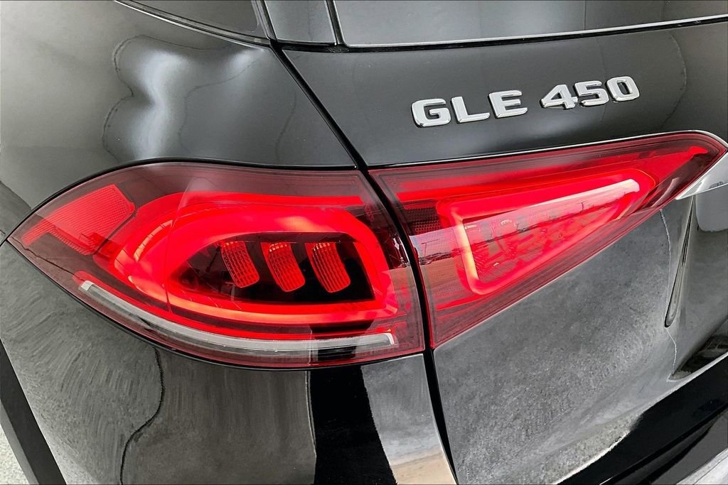 Used 2020 Mercedes-Benz GLE 450 4MATIC w/ Premium Package image 39