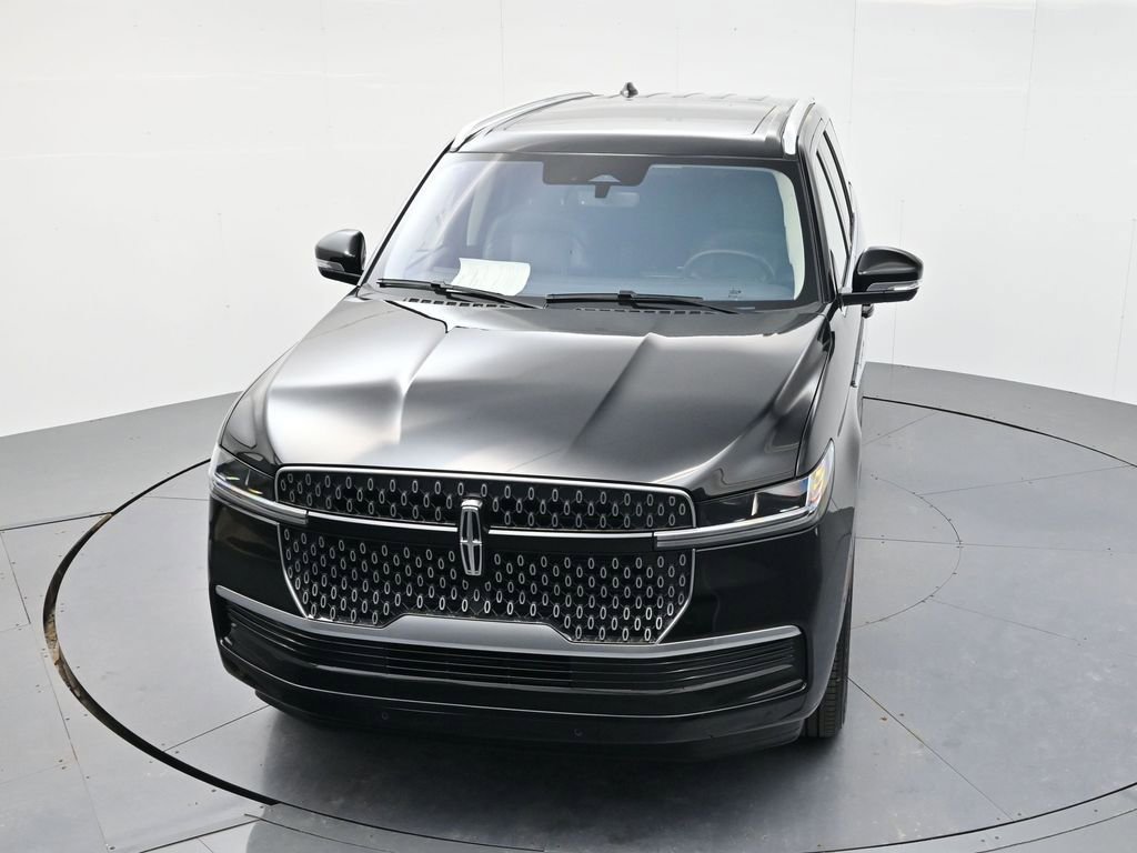 Used 2025 Lincoln Navigator Reserve image 44