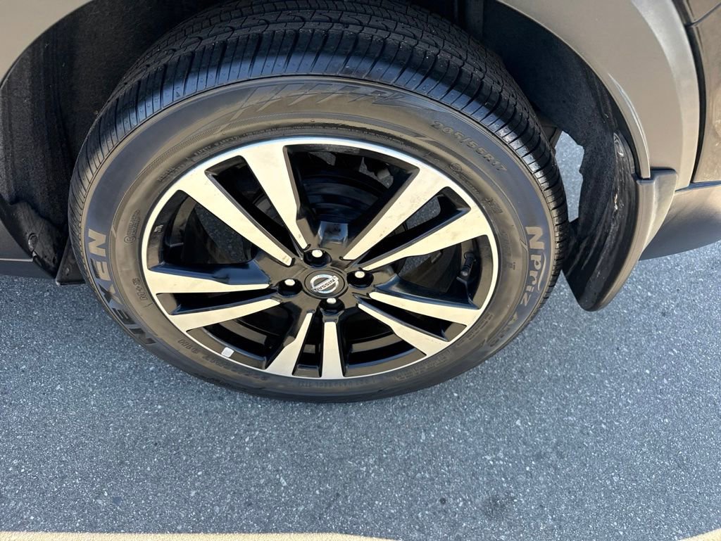Used 2019 Nissan Kicks SV FWD image 7