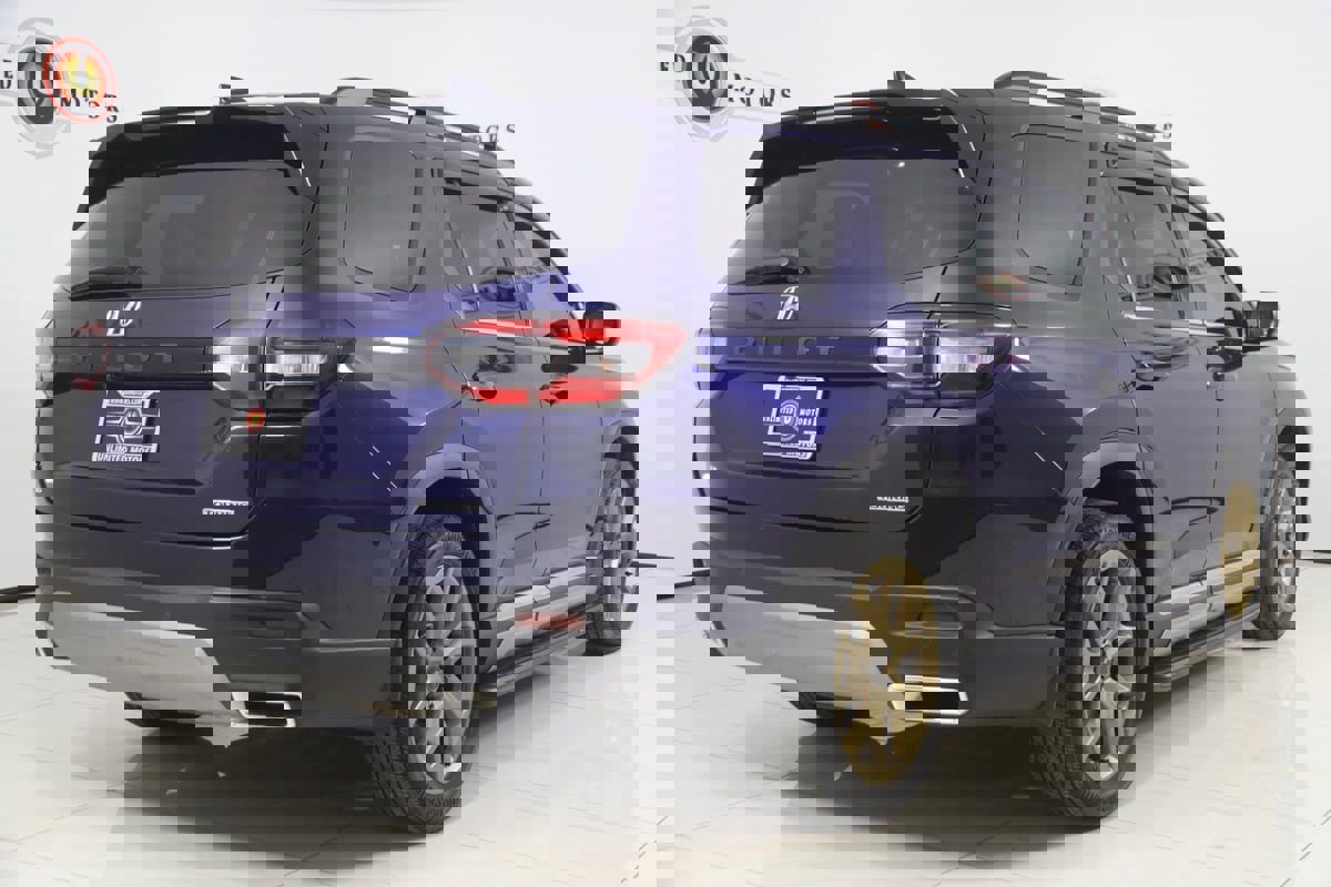 Used 2024 Honda Pilot Touring image 3