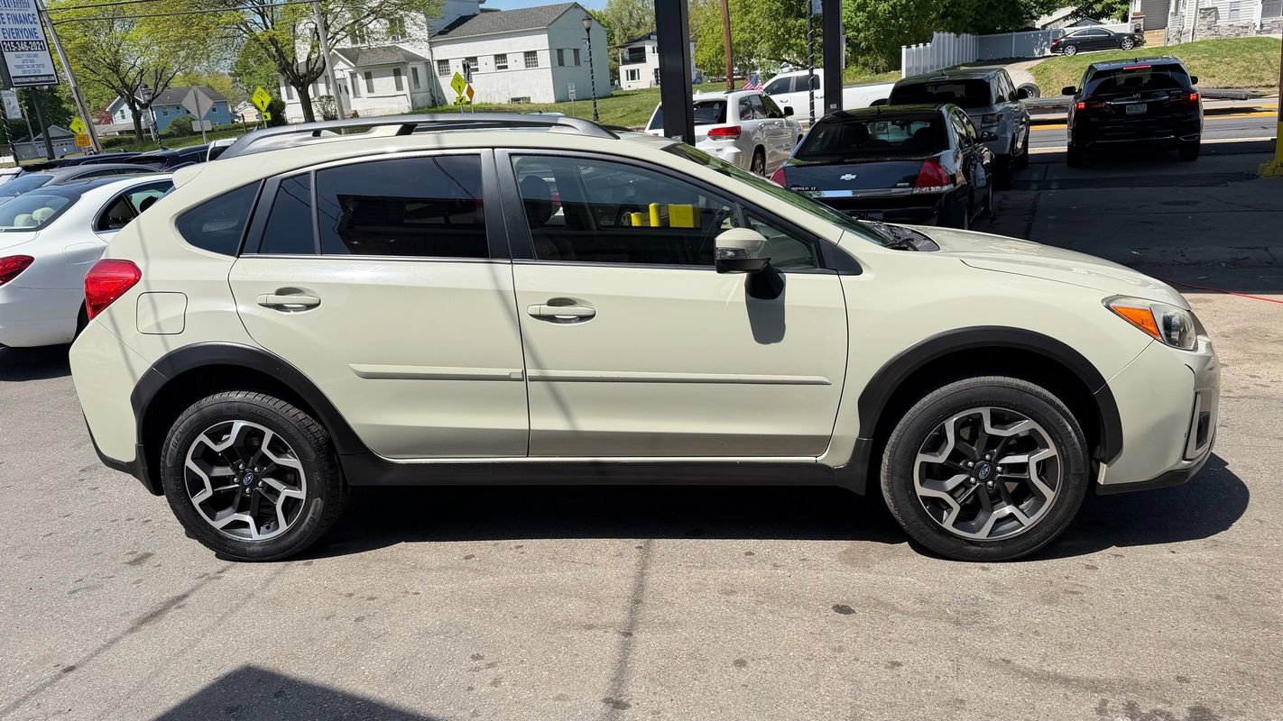 Used 2017 Subaru Crosstrek 2.0i Limited AWD/4WD image 6