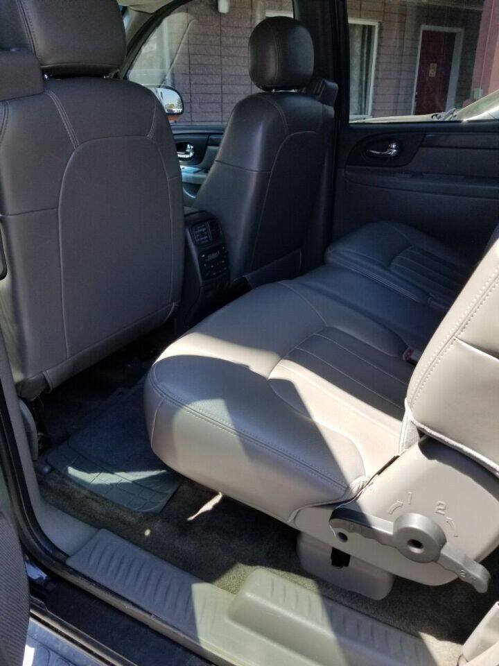 Used 2004 GMC Envoy XUV SLT AWD/4WD image 7