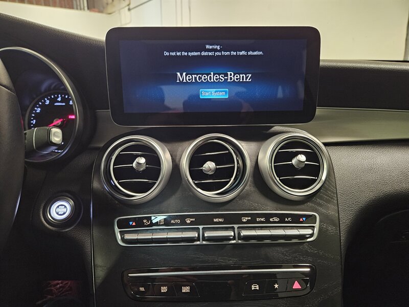 Used 2021 Mercedes-Benz GLC 300 4MATIC image 32