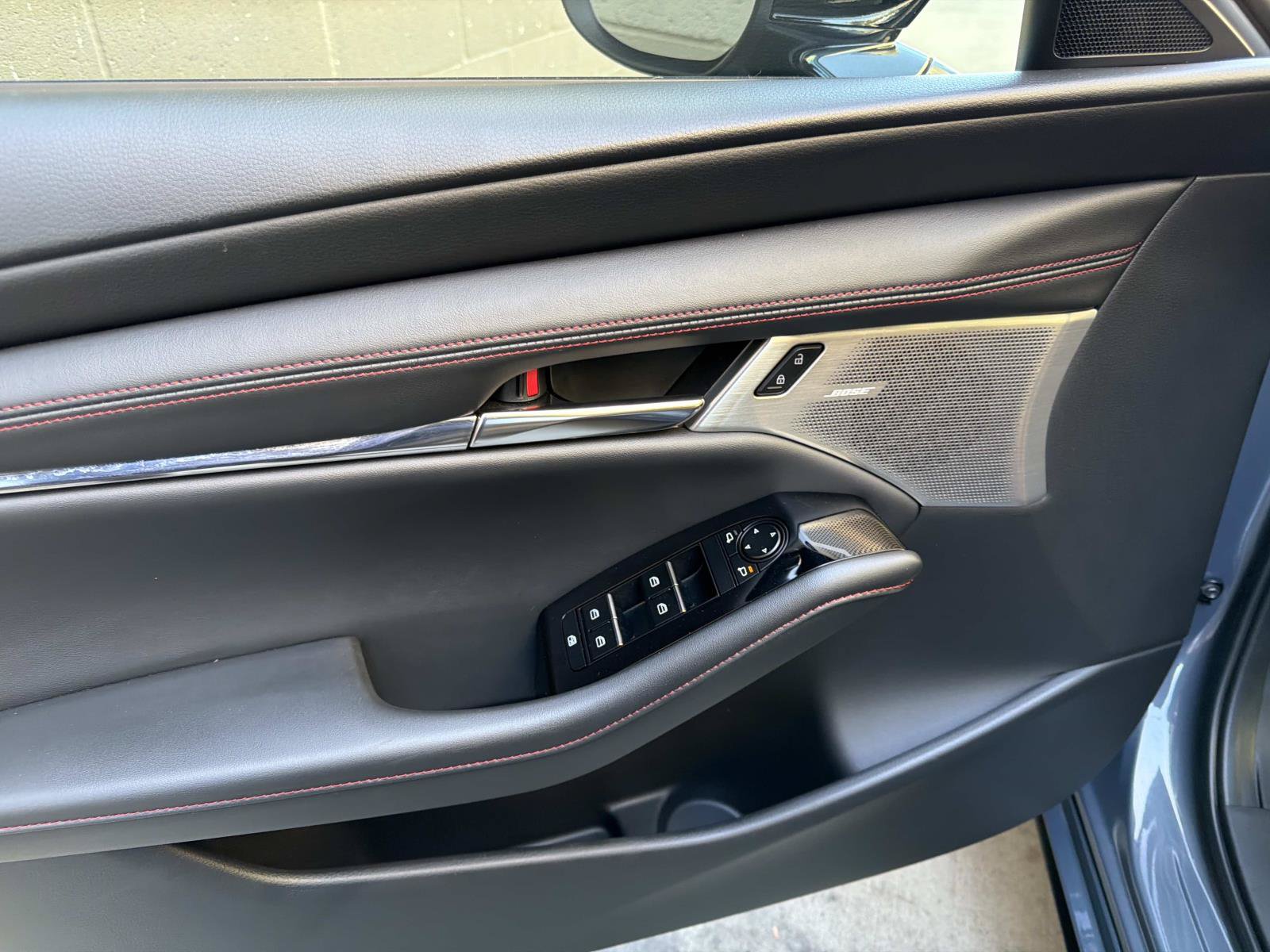 Used 2023 MAZDA MAZDA3 s FWD image 12