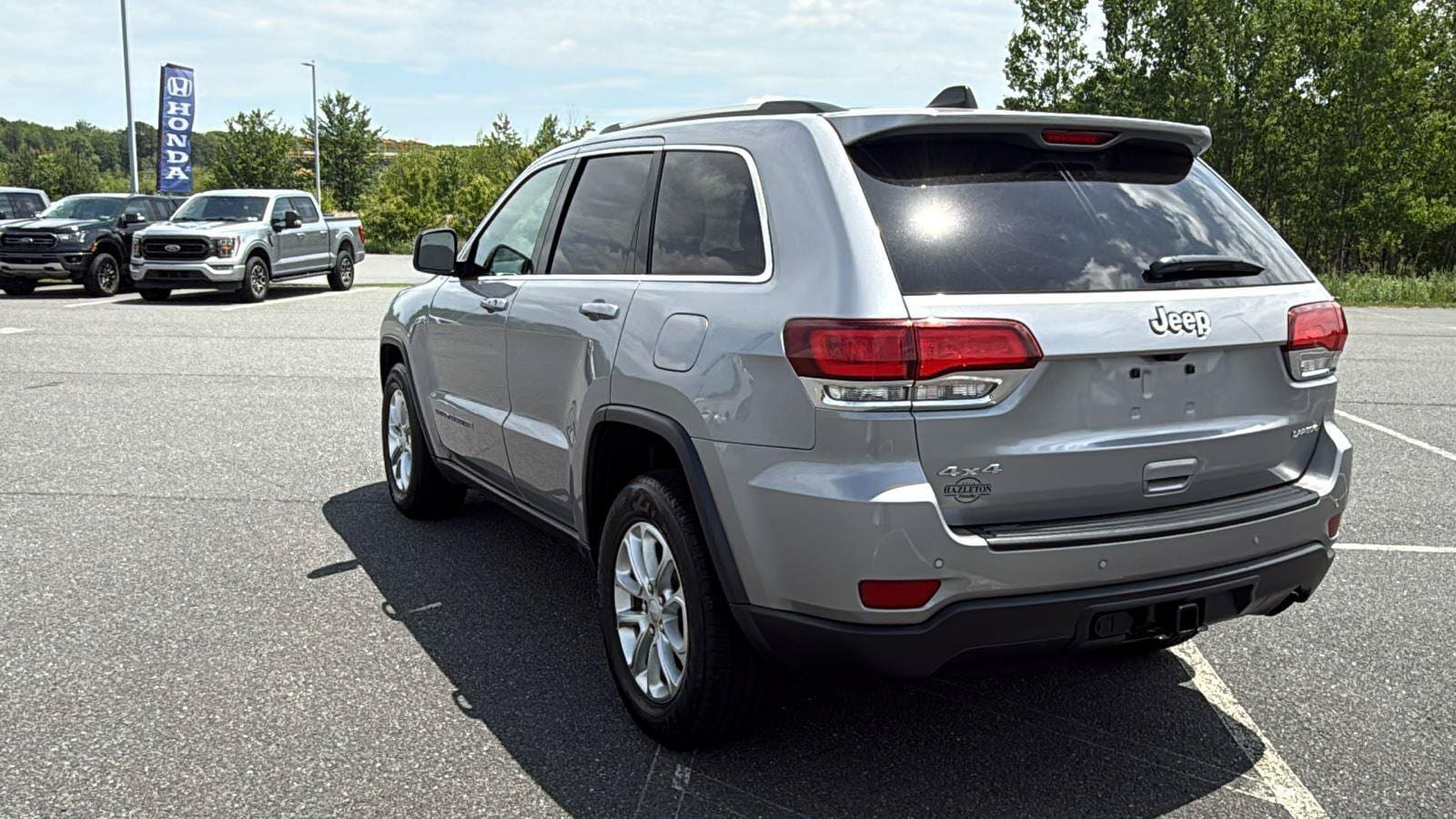 Used 2021 Jeep Grand Cherokee Laredo X AWD/4WD image 9