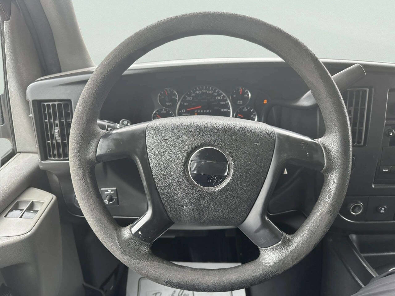 Used 2014 Chevrolet Express 2500 image 18