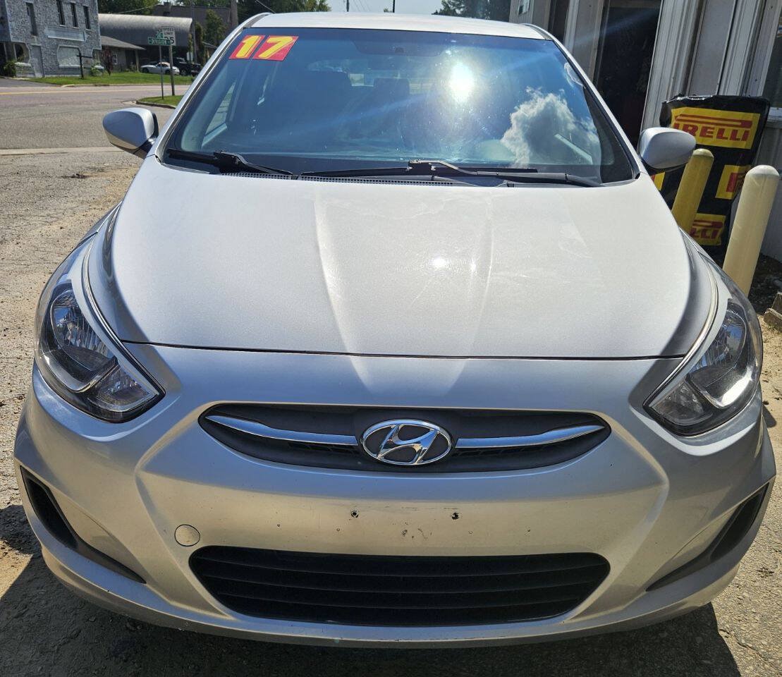 Used 2017 Hyundai Accent SE FWD image 2