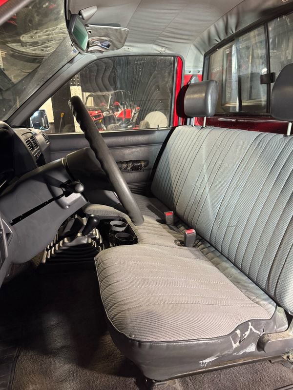 Used 1994 Nissan Pickup XE AWD/4WD image 11