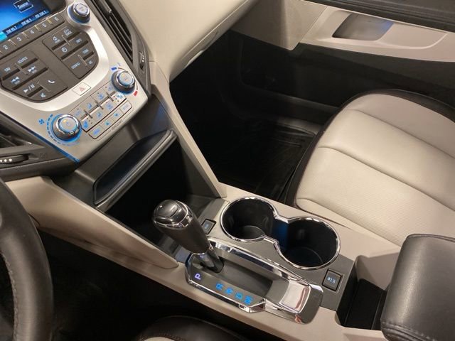 Used 2017 Chevrolet Equinox Premier w/ Enhanced Convenience Package AWD/4WD image 12