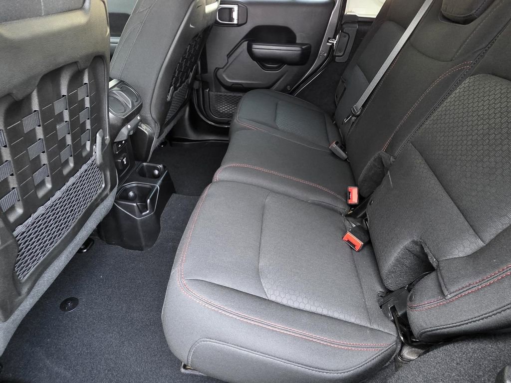 Used 2018 Jeep Wrangler Unlimited Rubicon AWD/4WD image 10