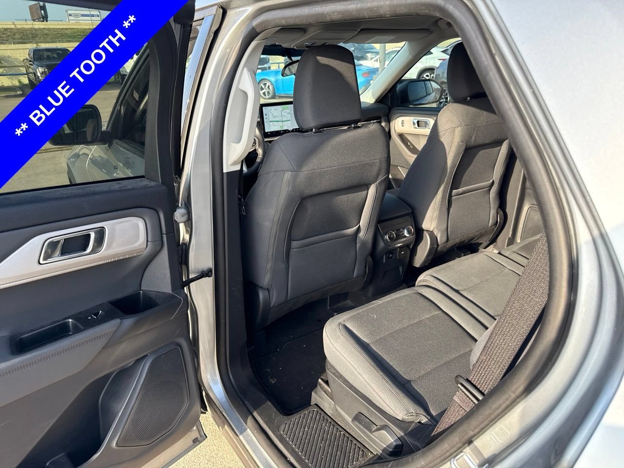 Certified 2025 Ford Explorer Active RWD image 7