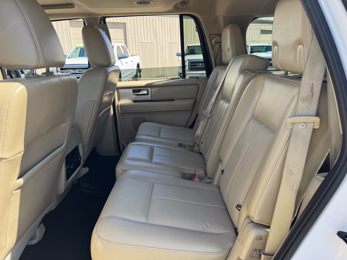 Used 2016 Ford Expedition Limited w/ Equipment Group 301A AWD/4WD image 22
