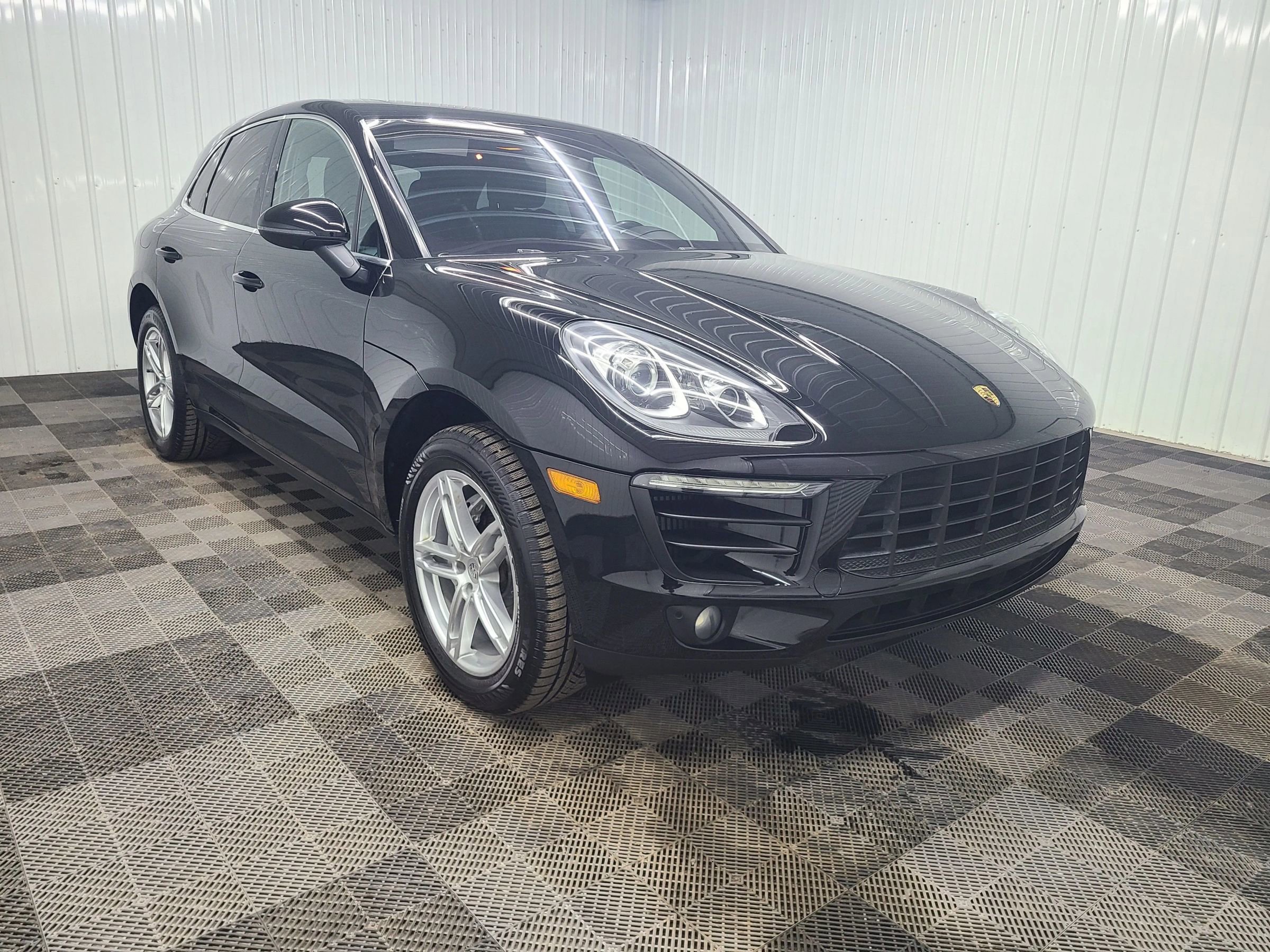 Used 2015 Porsche Macan S w/ Premium Package Plus image 4