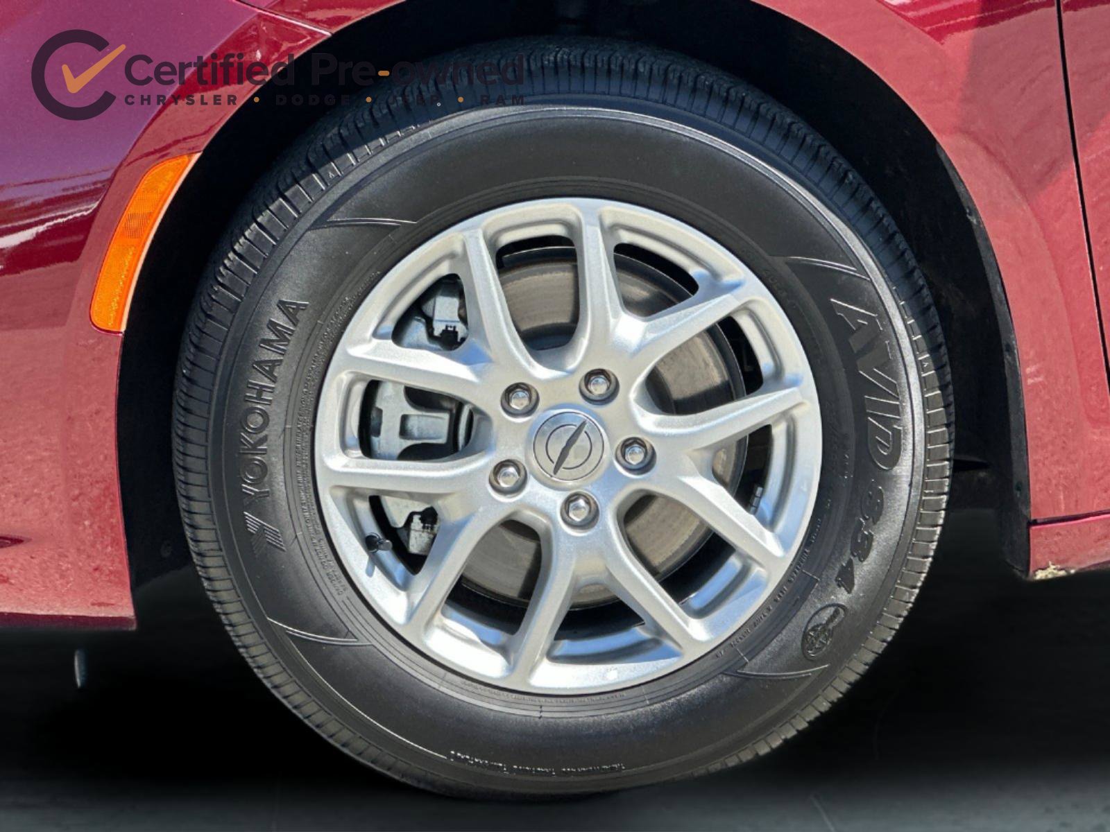 Used 2023 Chrysler Pacifica Touring-L FWD image 26