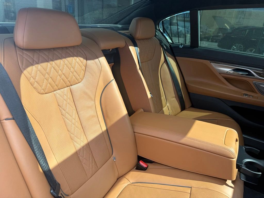 Used 2017 BMW 750i xDrive image 26
