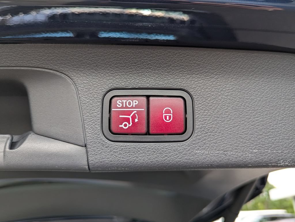 Used 2021 Mercedes-Benz GLS 450 4MATIC image 53