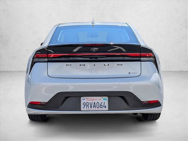 Used 2024 Toyota Prius LE FWD image 7