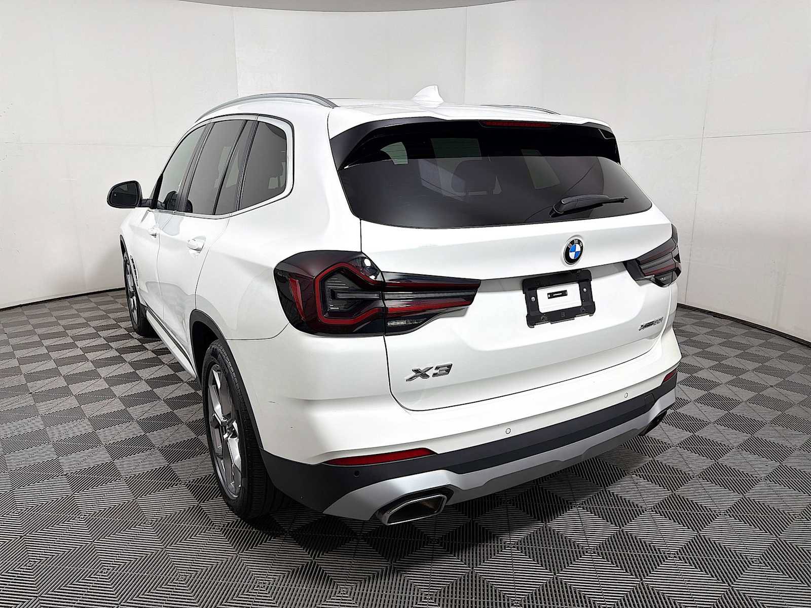 Used 2024 BMW X3 xDrive30i w/ Convenience Package AWD/4WD image 5