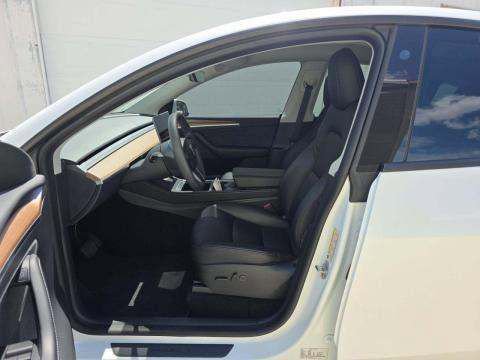 Used 2023 Tesla Model Y Long Range AWD/4WD image 13